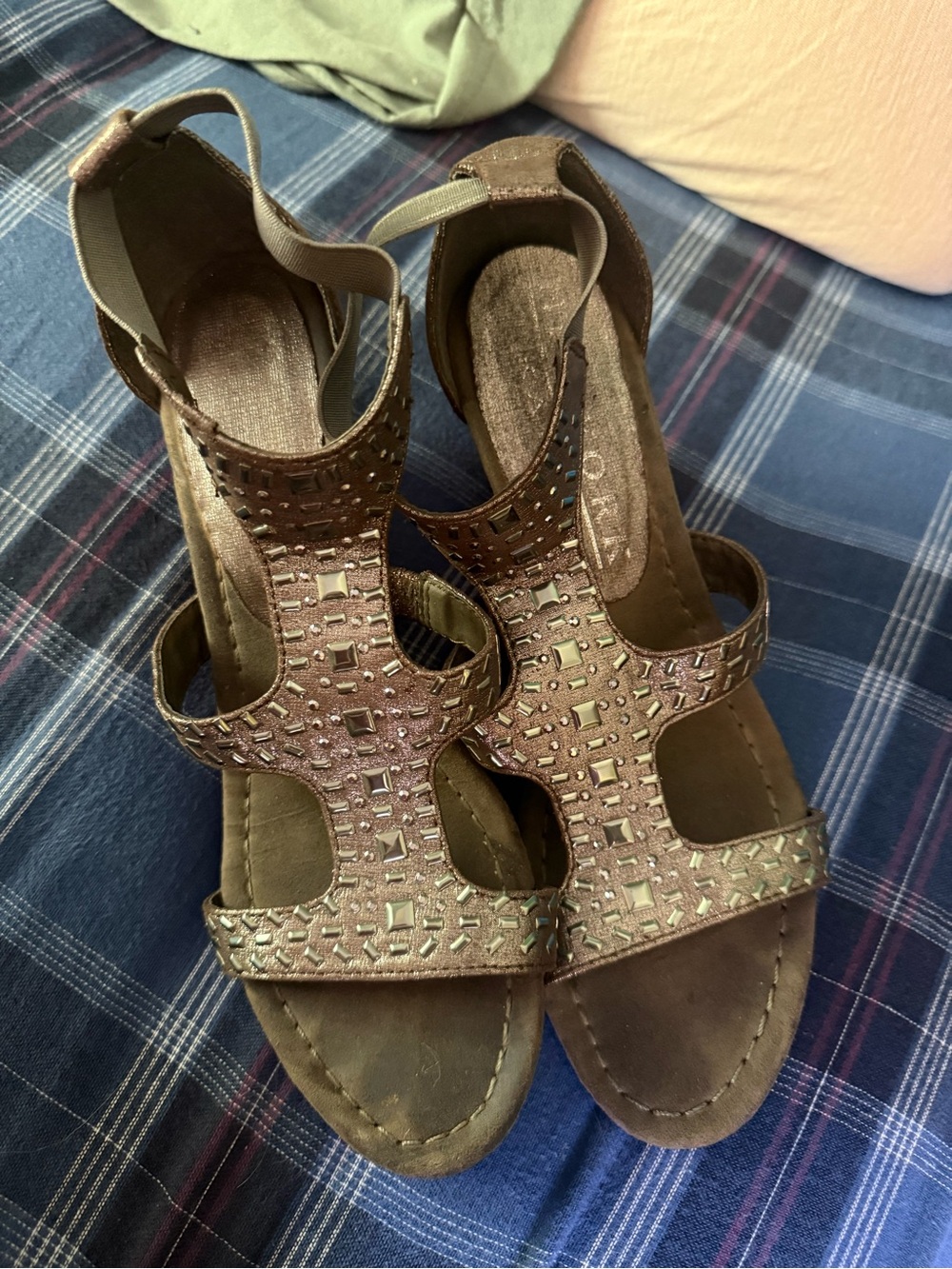 Women's Brown Embellished T-Strap Sandals